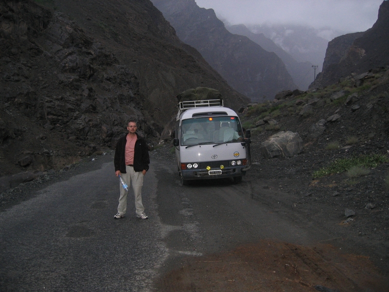 Having a break on the road to Skadu -- Carsten Engedal