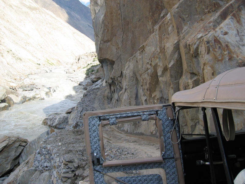 The road becomes increasingly cumbersome!