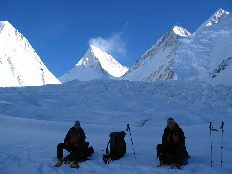 Carsten and Hans half way through the icefall between BC and Camp I -- 7.5k's distance and 900 meters of altitude to be gained. The mountains from the left GV, GIV, GIII & GII